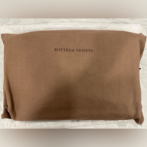 BOTTEGA VENETA Intrecciato Leather Shoulder Messenger Bag Large - Picture 14 of 16